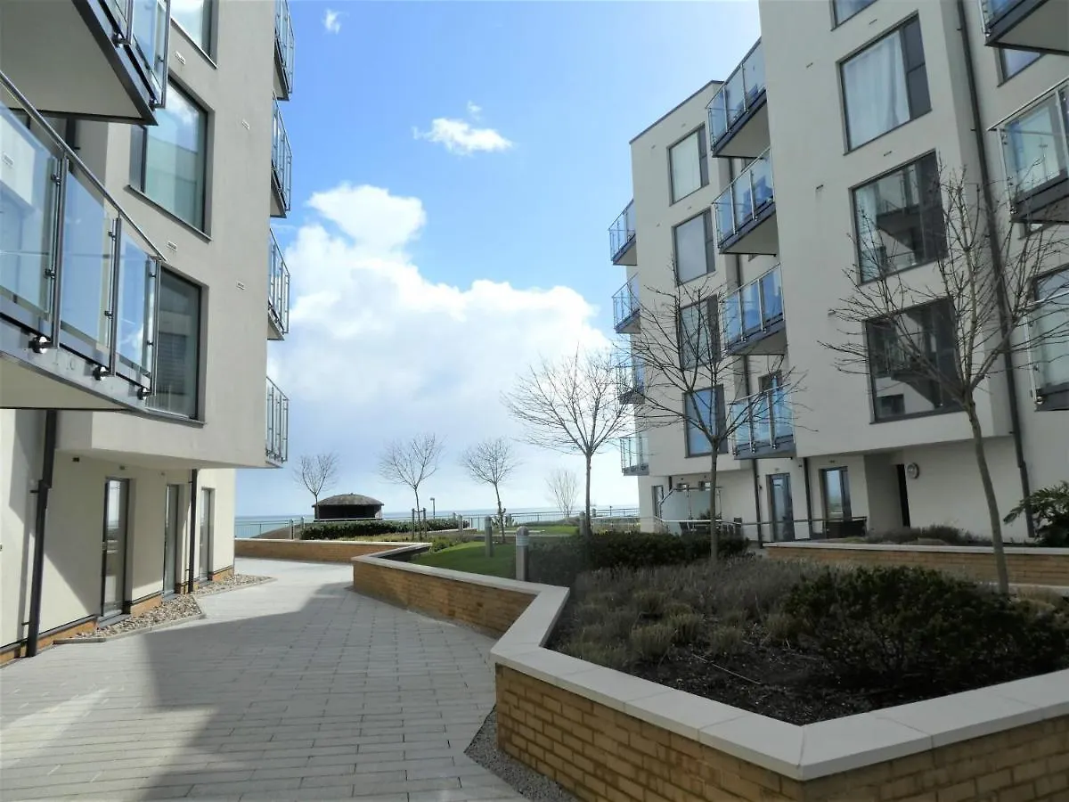 Apartment Seaview West Coast - Exceptional - 2 Bedrooms Sleeps 5 -Stunning Sea Views - 500 Metres To Beach Bournemouth