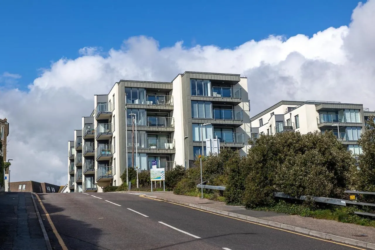 Seaview West Coast - Exceptional - 2 Bedrooms Sleeps 5 -Stunning Sea Views - 500 Metres To Beach Bournemouth