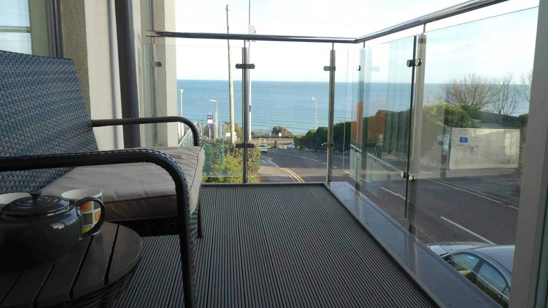 Seaview West Coast - Exceptional - 2 Bedrooms Sleeps 5 -Stunning Sea Views - 500 Metres To Beach Bournemouth United Kingdom